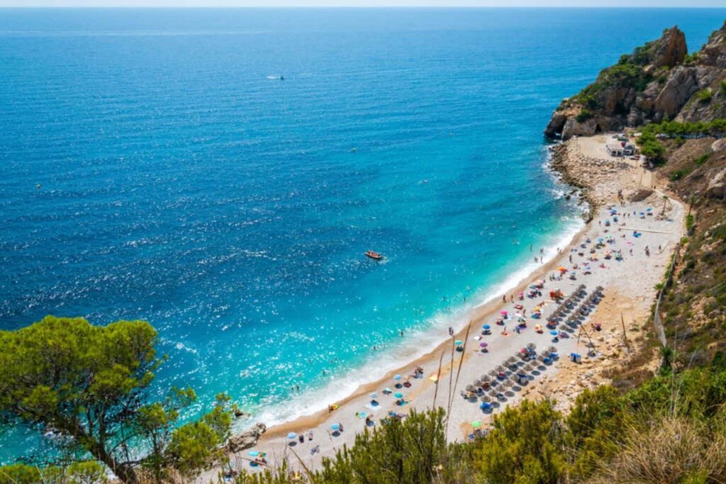 Foto van de toegang tot Cala Moraig in Benitachelll (Alicante).