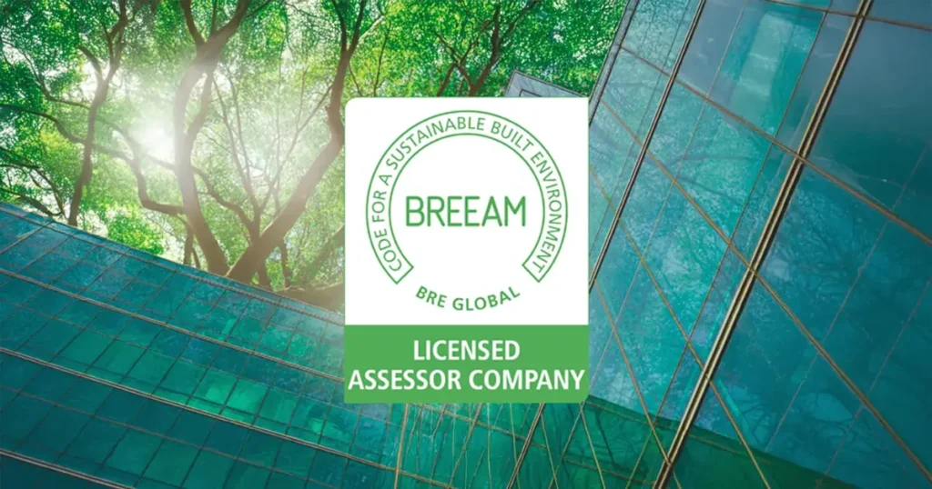 Logotipo Building Research Establishment Environmental Assessment Methodology (BREEAM) on building and plant background.