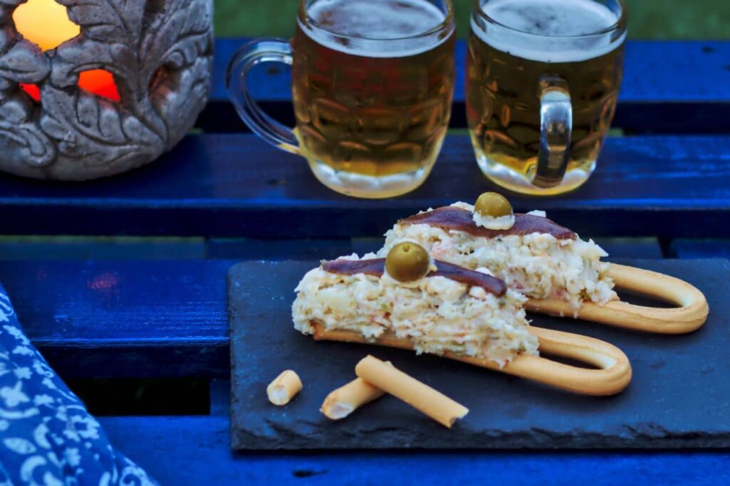 Marinera, salade russe aux anchois.