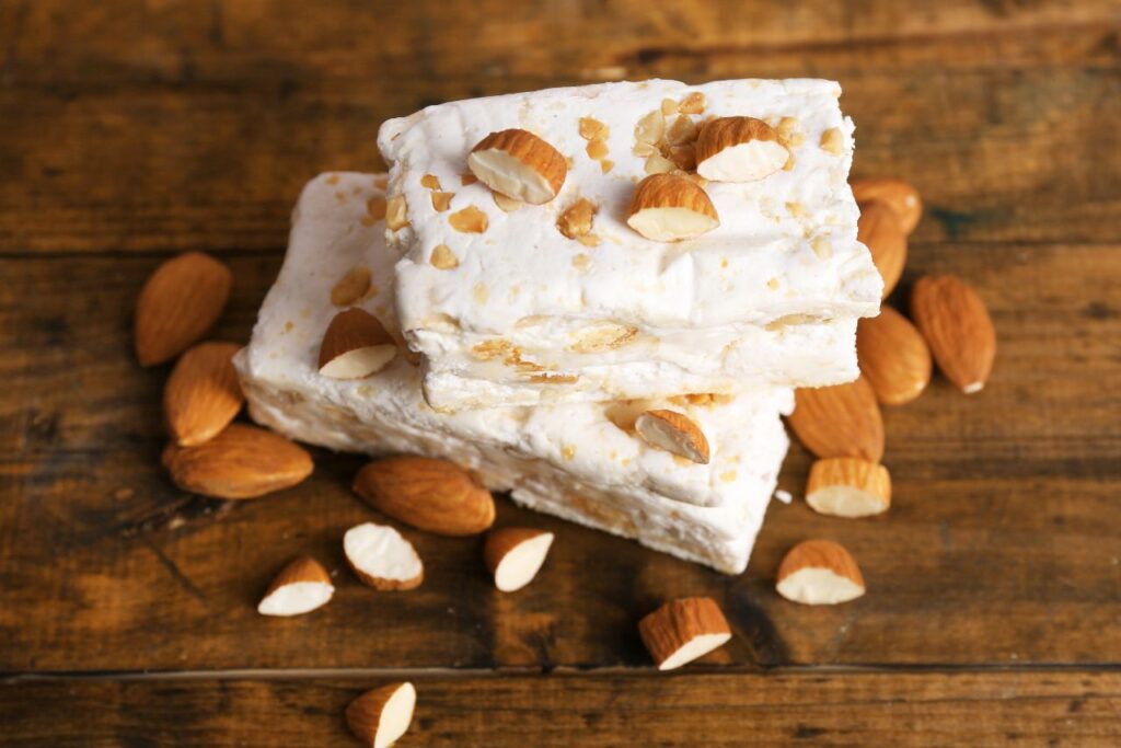 Turr?n de Jijona, een typisch dessert uit Alicante.