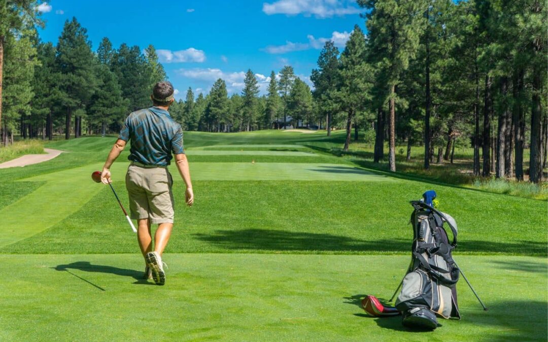 Golfista na jednym z p?l golfowych na Costa del Sol.