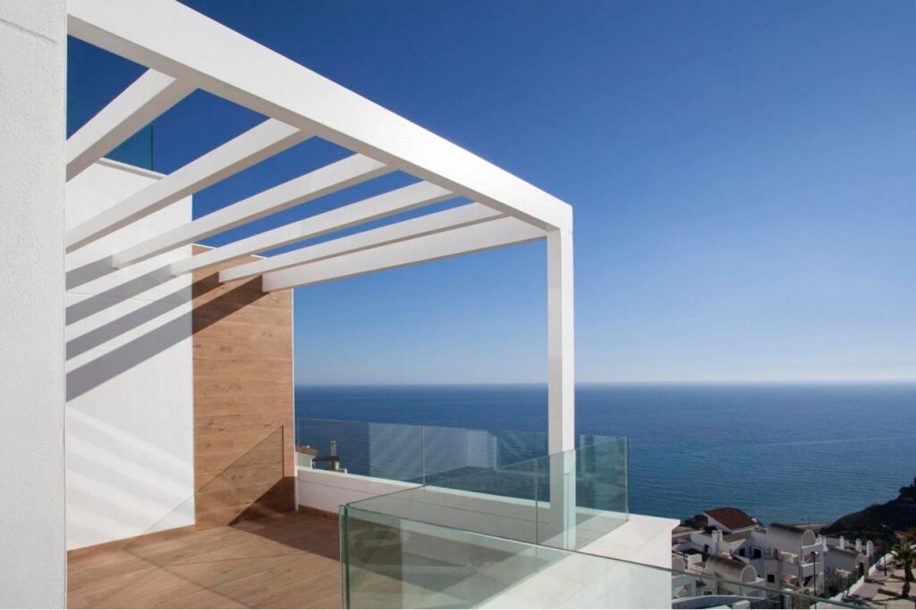 Newly built property in Spain by the developer Quadratia with spectacular sea views.