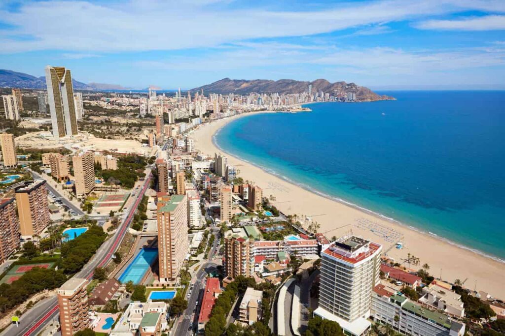 Benidorm, una de las mejores ciudades para vivir en España para extranjeros.