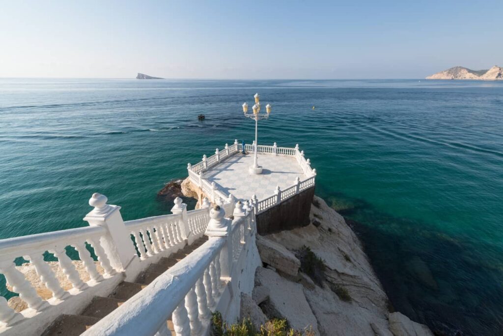 Beeld van het Mediterrane Balkon in Benidorm. Een plek met een bevoorrecht uitzicht die u zeker moet bezoeken.
