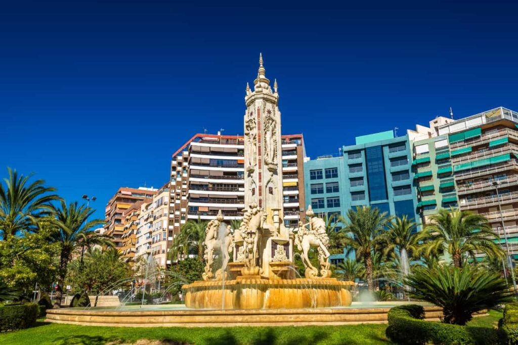 Plaza de los Luceros, a central place in Alicante to stroll around and visit.