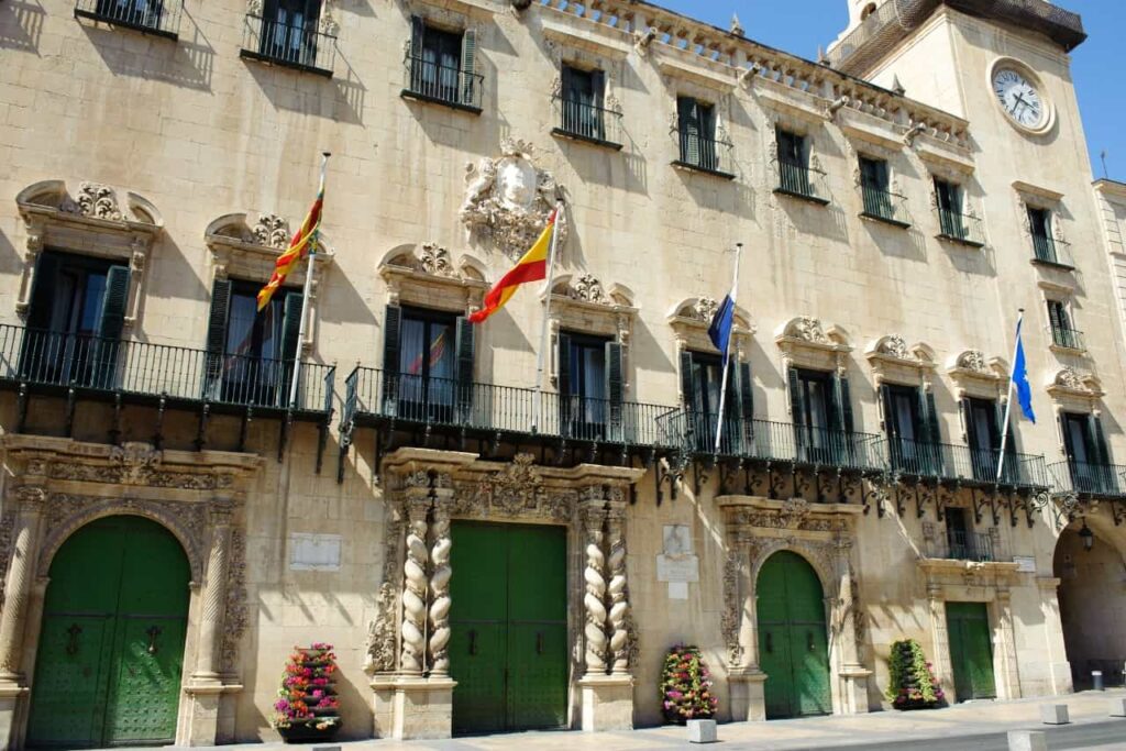 Front of Alicante City Hall.