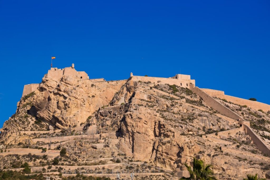 Image of the Castle of Santa B?rbara in Alicante.