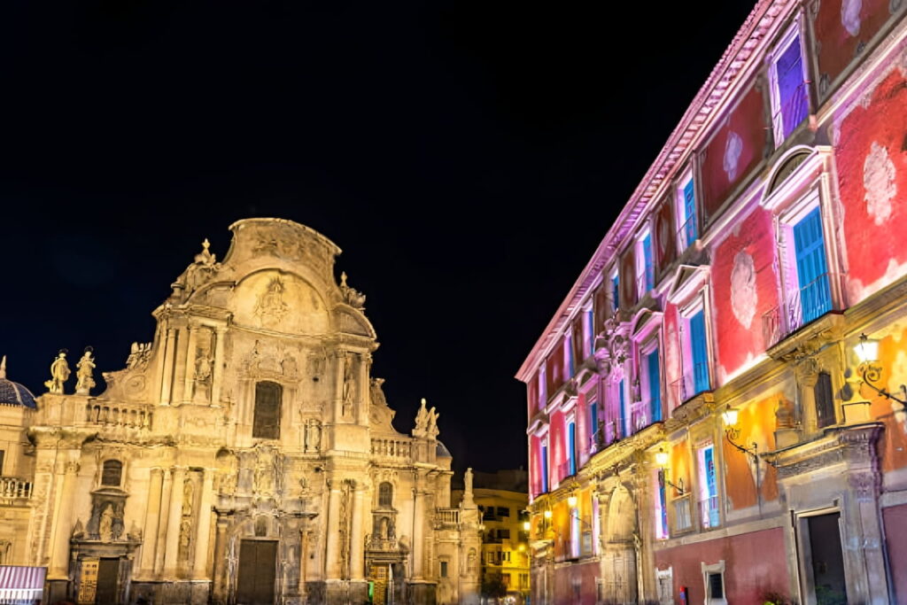 Het bisschoppelijk paleis van Murcia, een must-see in Murcia.