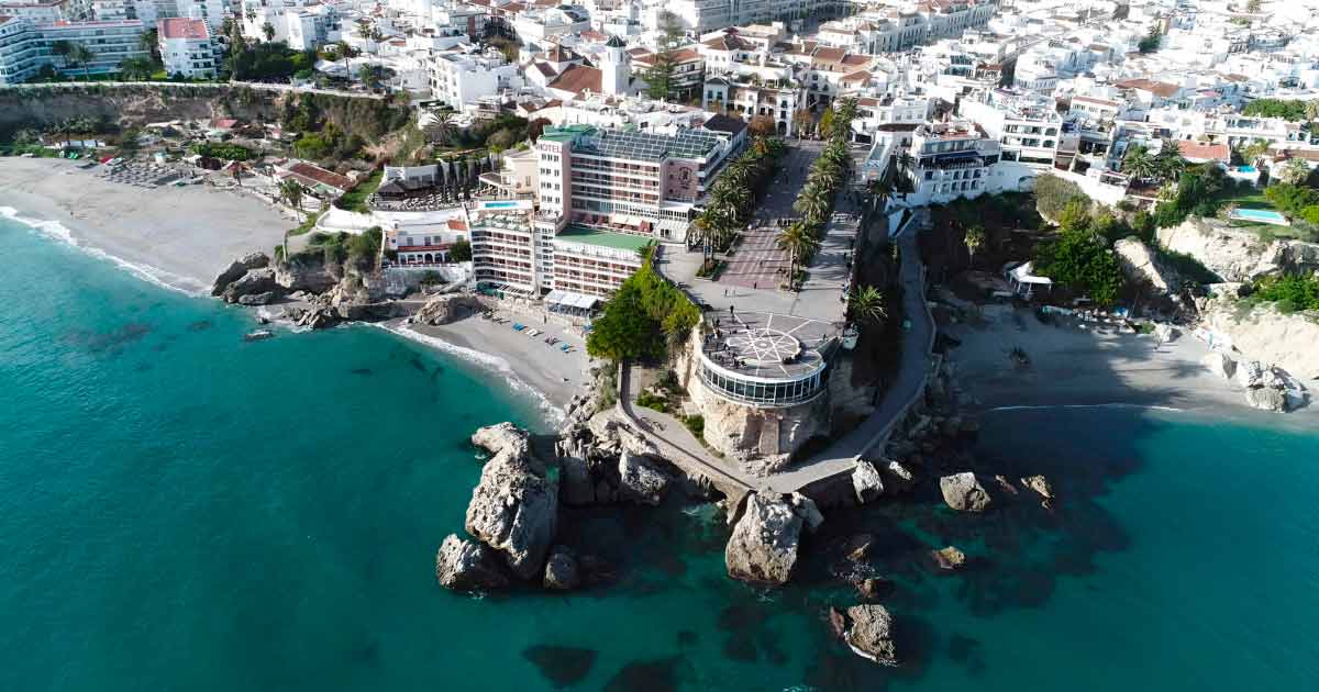Zdj?cie punktu widokowego Balcon de Europa, jednej z g??wnych atrakcji Nerja.